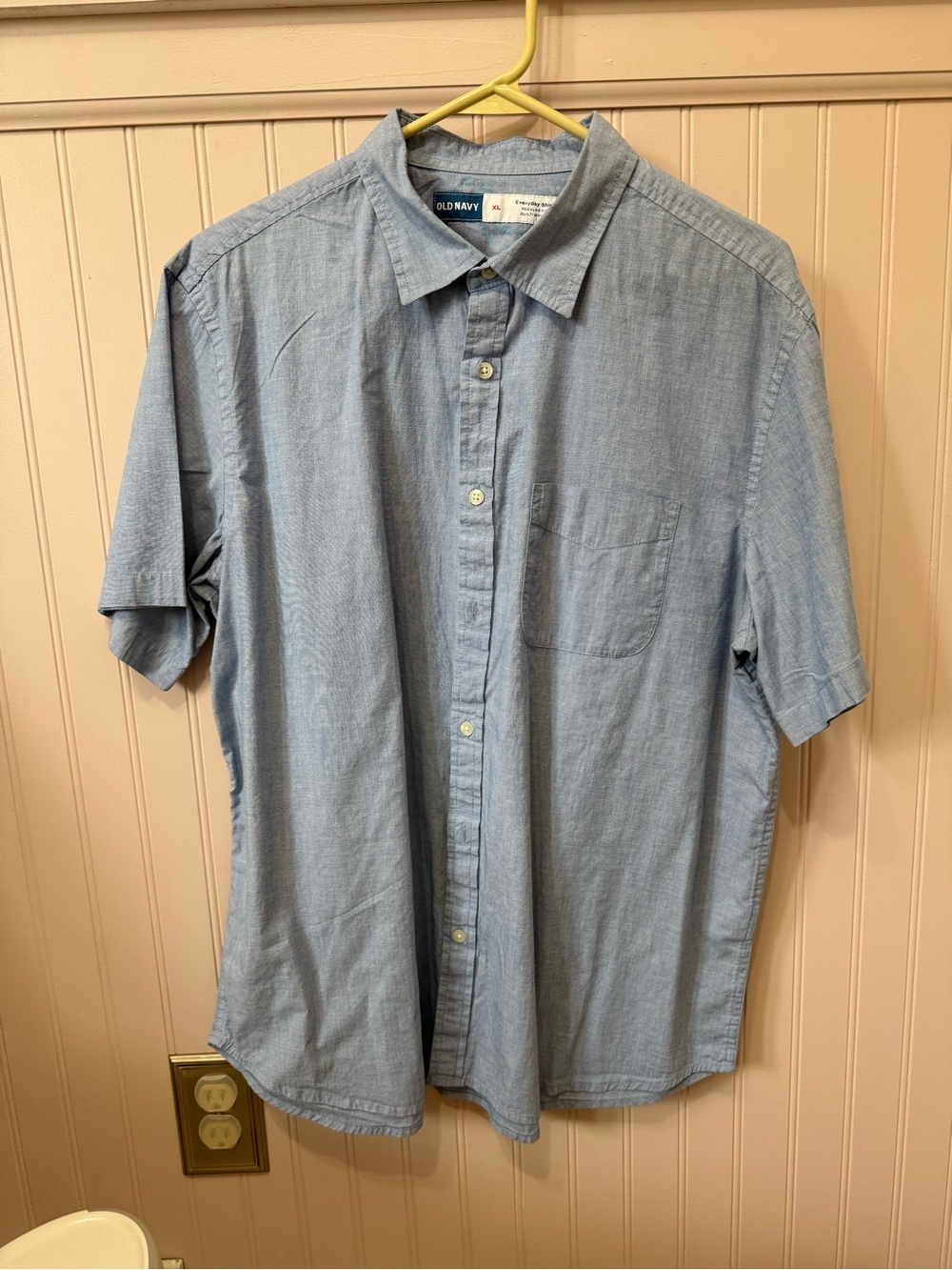 Old Navy Light Blue Short Sleeve Button-Up Shirt